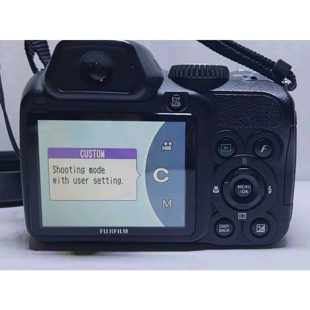 Fujifilm FinePix S2000HD 10MP Digital Camera with Batteries & Card. No. 8U064803